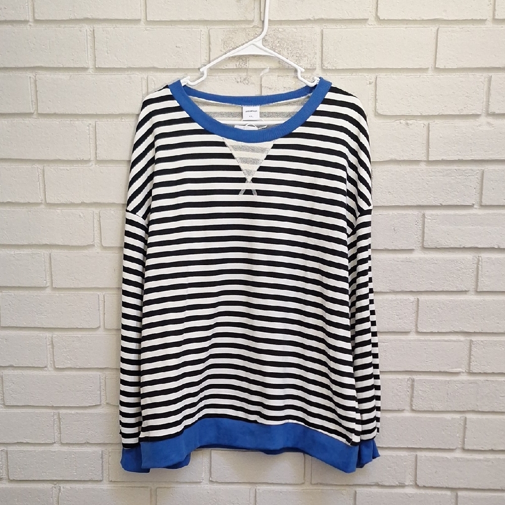 Striped Black and White Sweatshirt with Blue Accents. Size XXL NWT